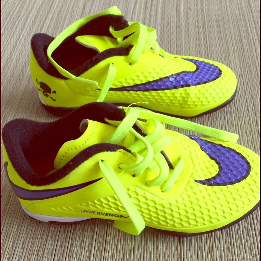 NIKE KIDS SHOES